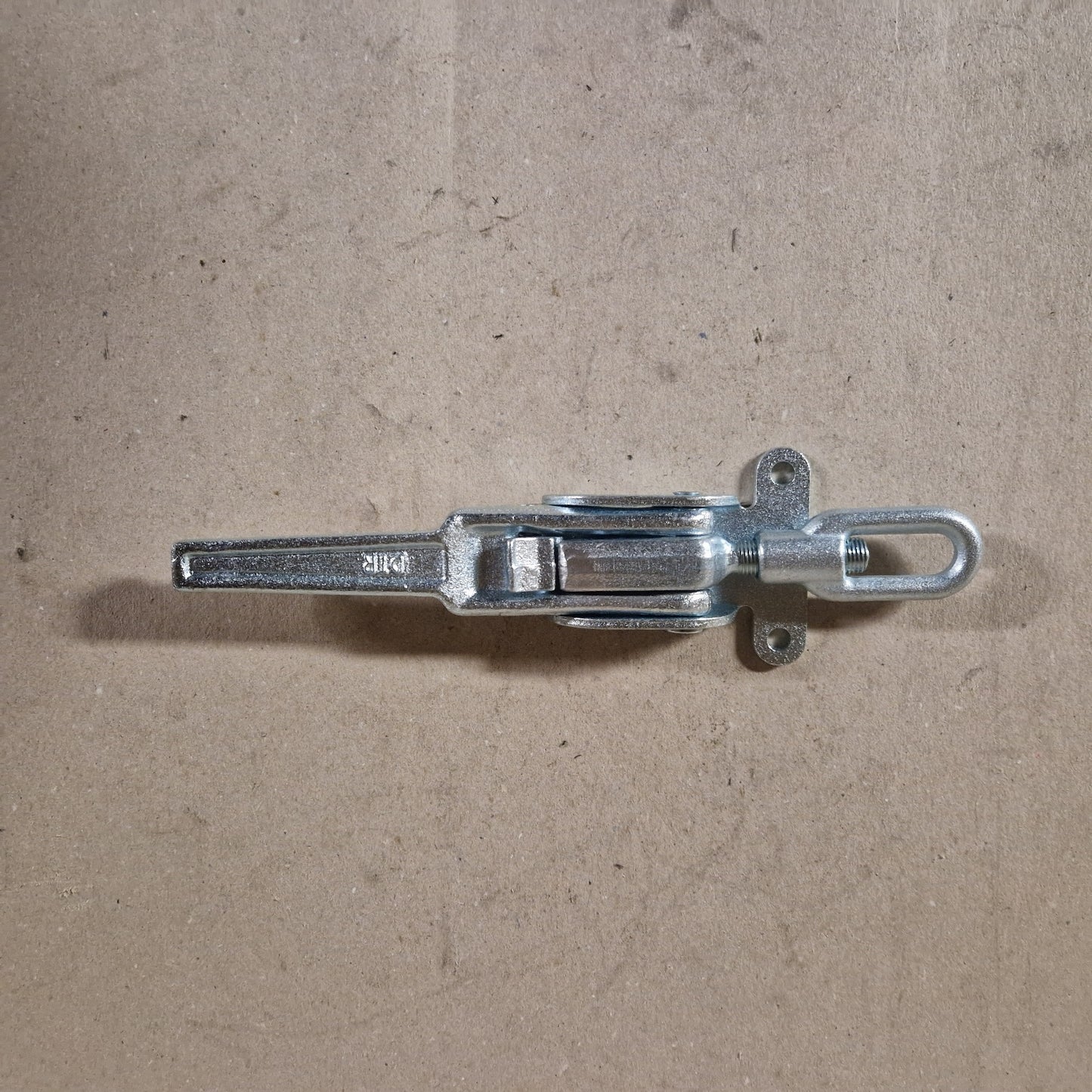 Tailgate lock
